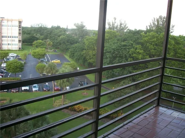 1000 SAINT CHARLES Place #701, Pembroke Pines, FL 33026