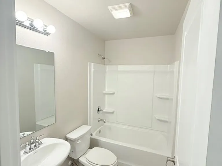 9716 Trenton Ave — Photo 10
