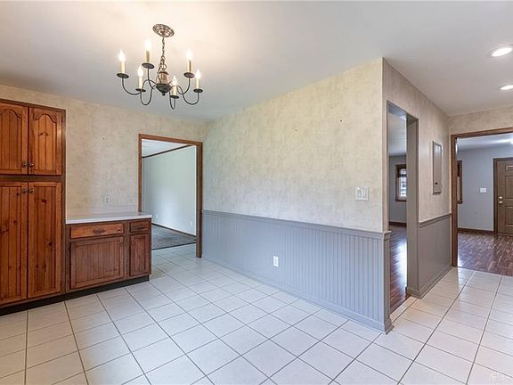 4th image of 416 Towncrest Dr