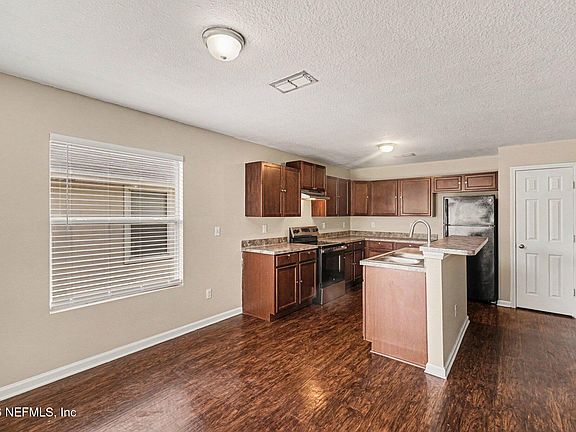 5th image of 5759 VILLAGE POND Circle