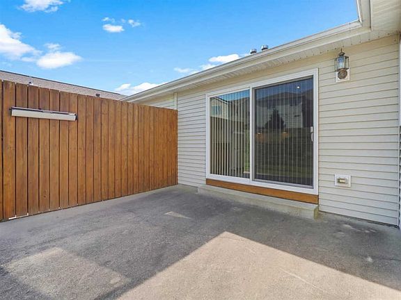 5th image of 1470 Bluebell Dr