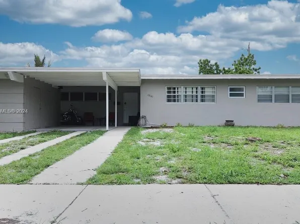 19121 NW 5th Pl, Miami Gardens, FL 33169