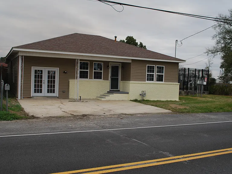 8583 E Main St — Photo 1