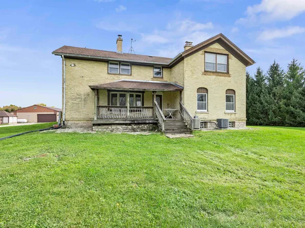 W227N8720 Tamarack Rd, Lisbon, WI 53089