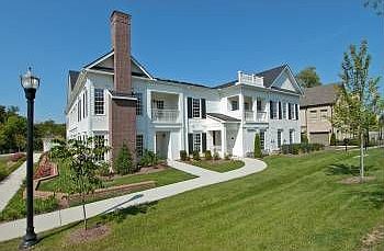 1st image of 223 Grant Park Dr
