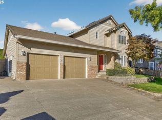 535 NE 24th St, Gresham, OR