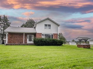 5062 Saunders Settlement Rd, Lockport, NY 14094