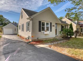 751 N 115th St, Wauwatosa, WI 53226