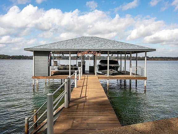 5th image of 102 Lakeside Ct