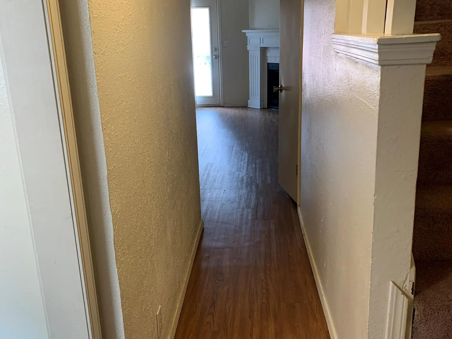 2 bed, 1.5 bath, 900 sqft, $995 — Photo 4