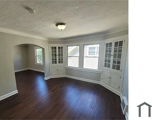 3 bed, $1,470 — Photo 2