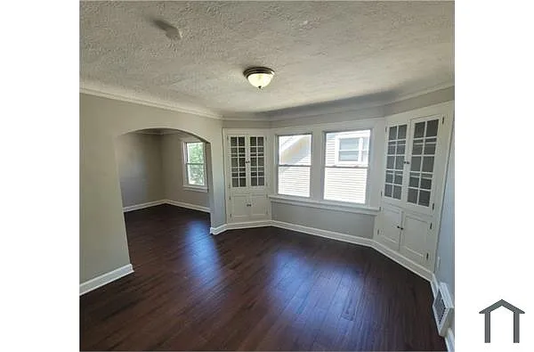 Building Photo - 2624 Portman Ave #UP