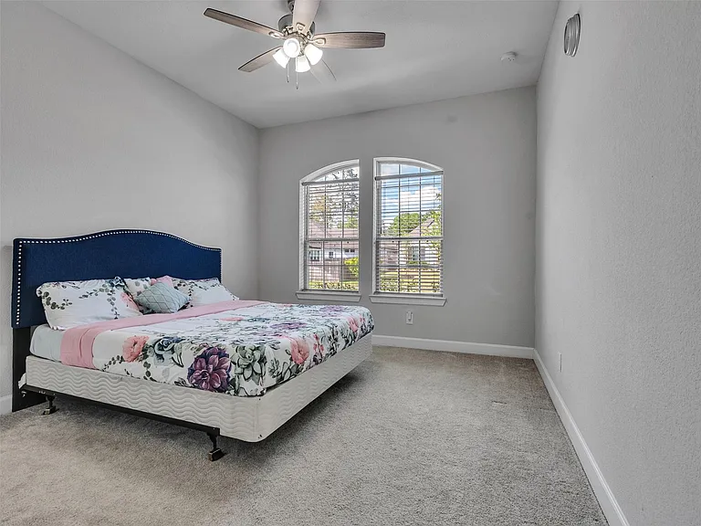 32212 Highwood Green Ln — Photo 32