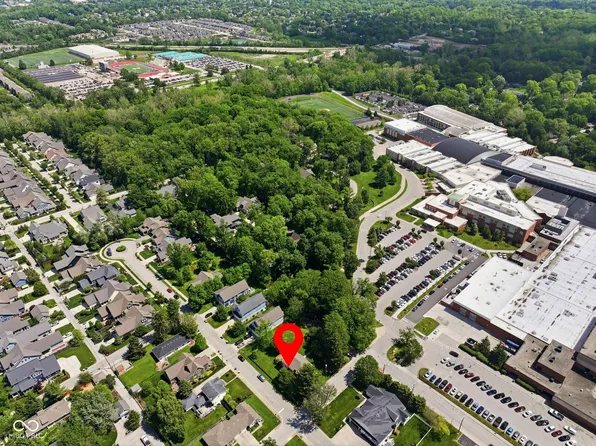 320 2nd St NE, Carmel, IN 46032