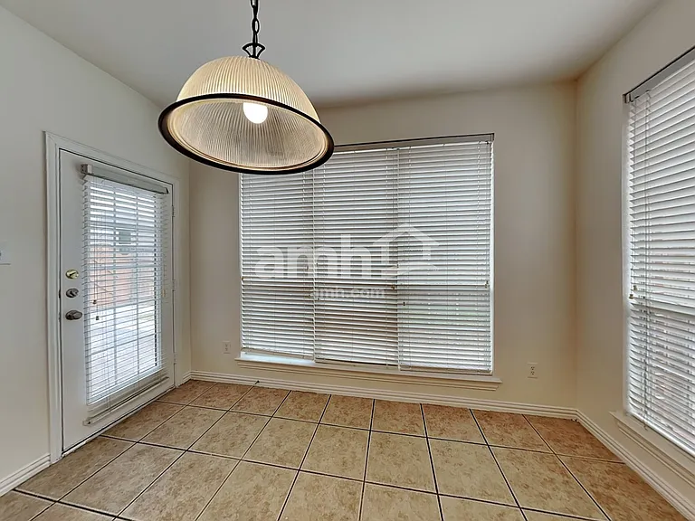 8001 Amesbury Ln — Photo 5