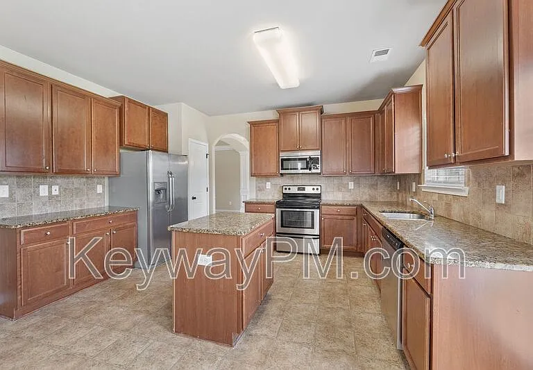 6017 Reynolds Cir — Photo 10
