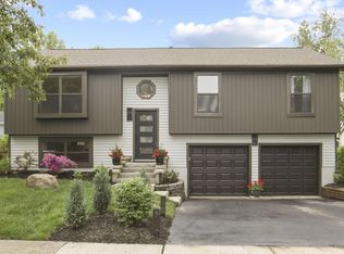 5191 Wolf Run Dr, Columbus, OH 43230