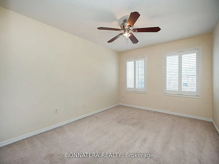409 Hobbs Cres — Photo 24