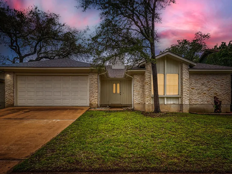 11922 Meadowfire Dr — Photo 1
