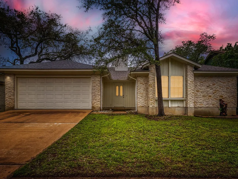 11922 Meadowfire Dr