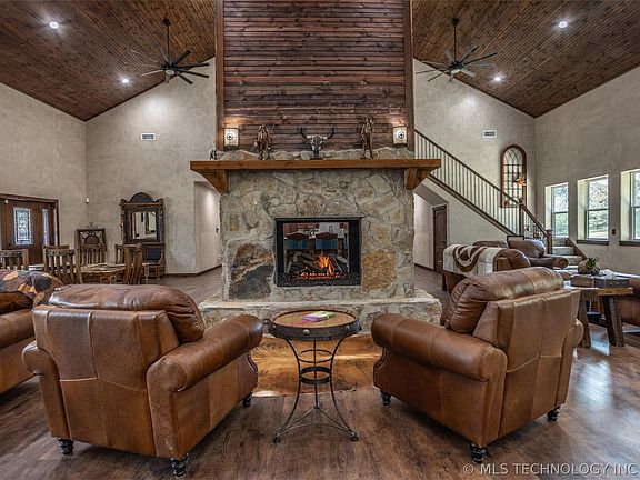 4th image of 240 Magnolia Ln