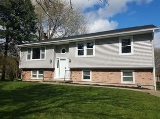 8955 Clipnock Rd, Stafford, NY 14143