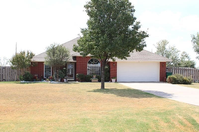 1st image of 14 NW Valleybrook Dr