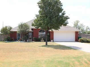 14 NW Valleybrook Dr, Lawton, OK 73505