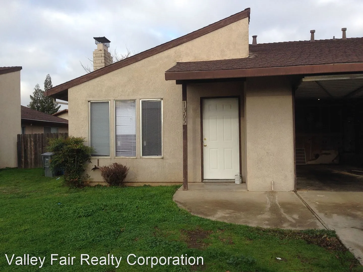 1365 Hobart Dr photo 1