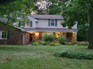 66 Oakwood Ln, Lincolnshire, IL
