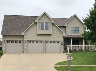 1790 North Dr, Ely, IA 52227
