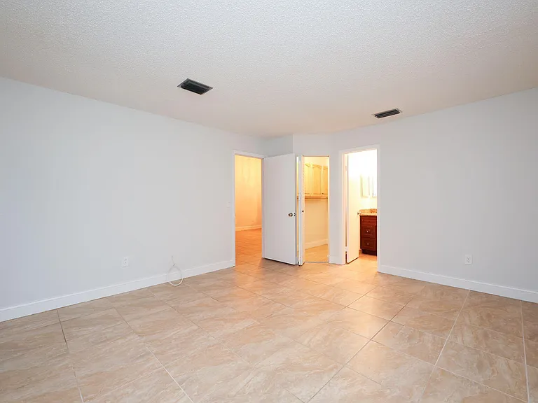 10127 Boca Bnd E #B2 — Photo 29