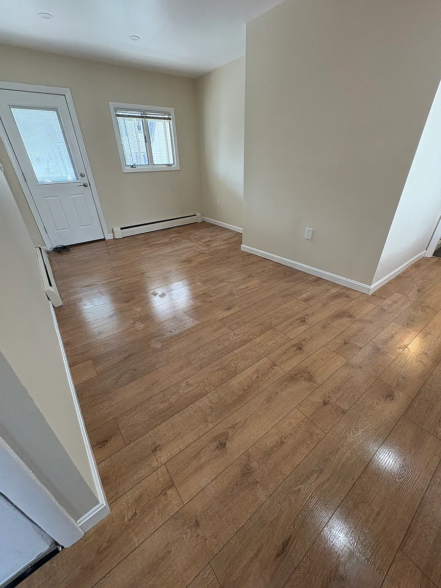 Building Photo - 106 Silver St #1B