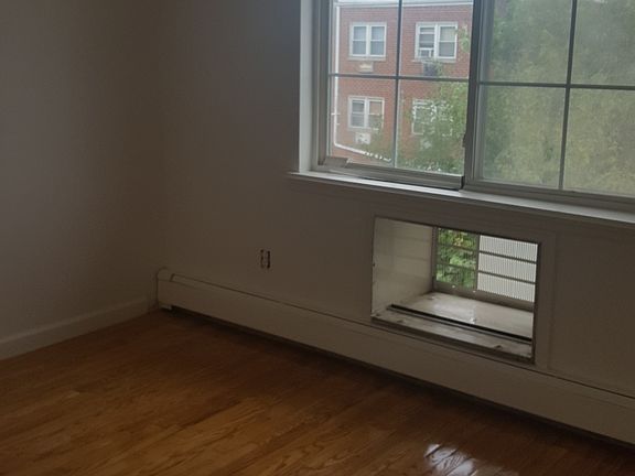 5th image of 1975 76th St