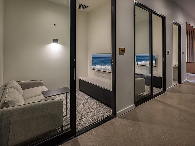 Willow Apartments — Photo 6
