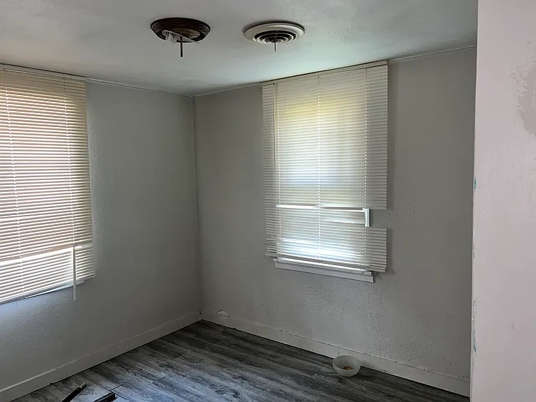 1524 N Summit Ave — Photo 8