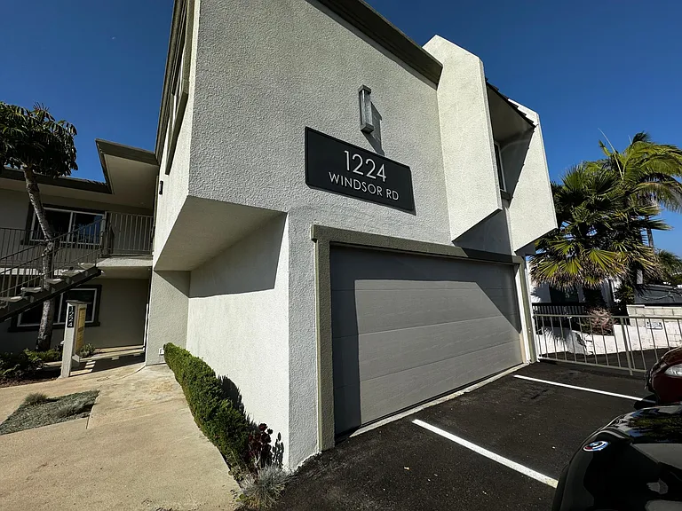 1224 Windsor Rd #B — Photo 2