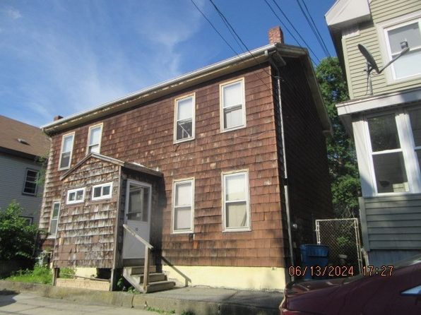 15 Bunkerhill St, Lawrence, MA 01841