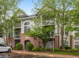 1516 N Point Dr APT 201, Reston, VA 20194
