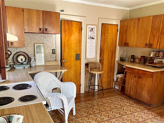 4th image of 9 Prospect St #11