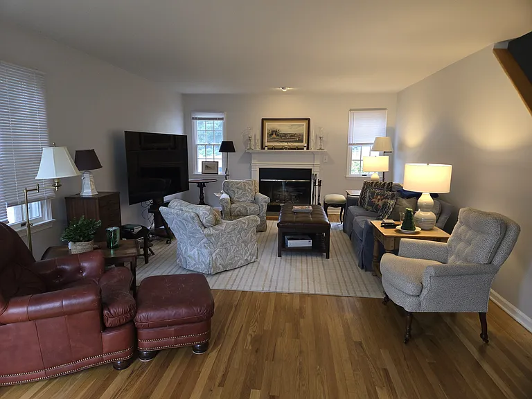 77 Forest St — Photo 10