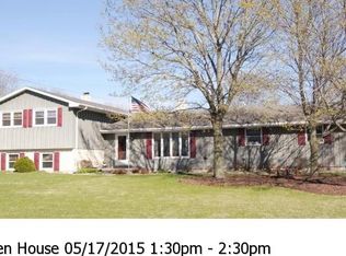 1945 Kane Ln, Green Bay, WI 54311