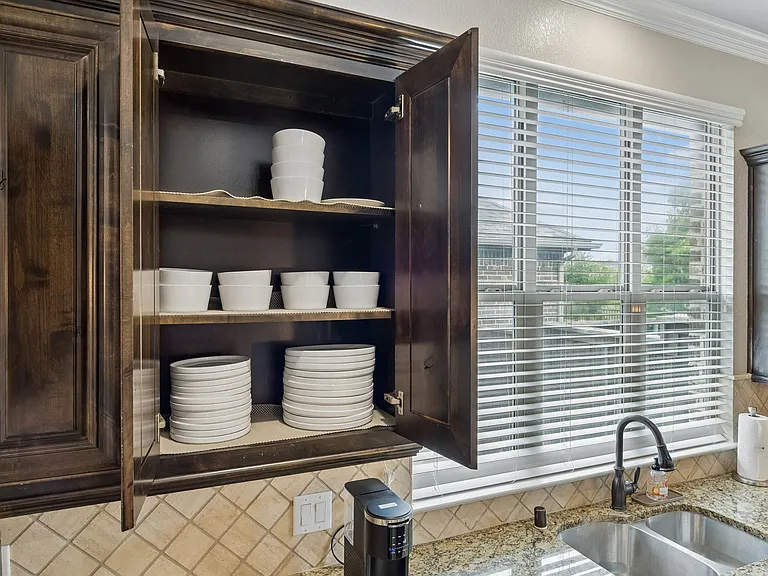 1322 Middleground Dr — Photo 7