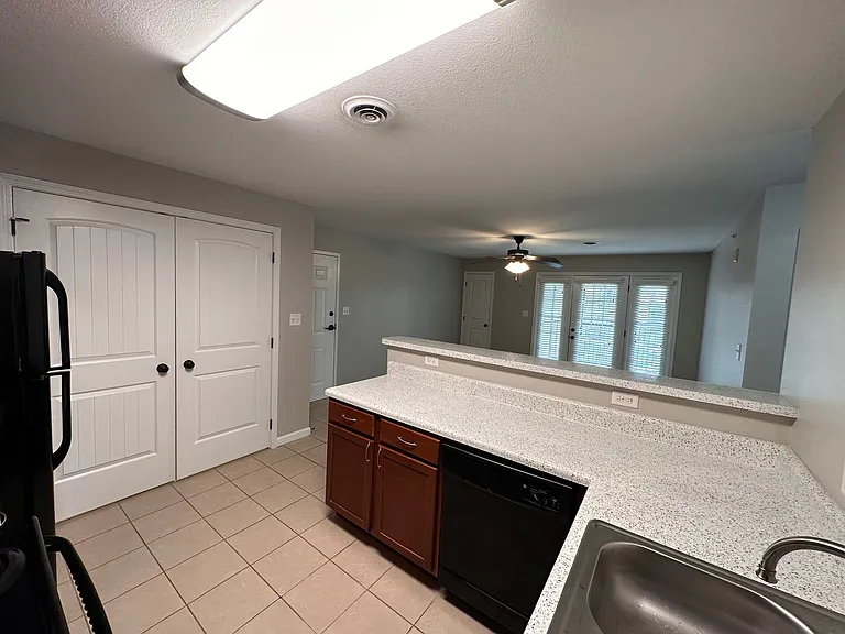 Maple Sunset Apartment Homes — Photo 48