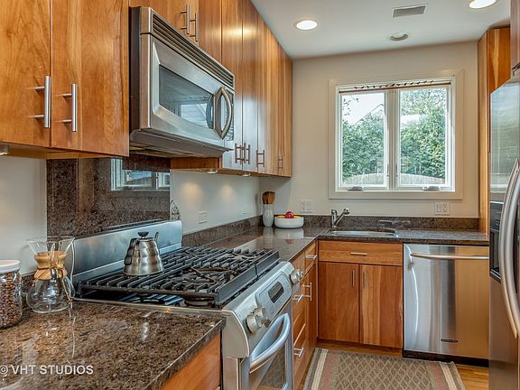5th image of 9550 Lincolnwood Dr