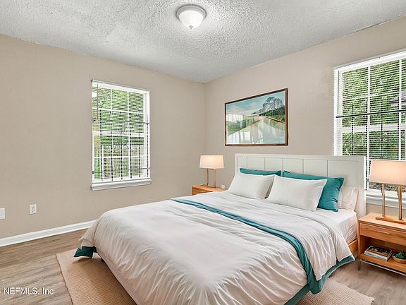 5th image of 219 Shortreed St