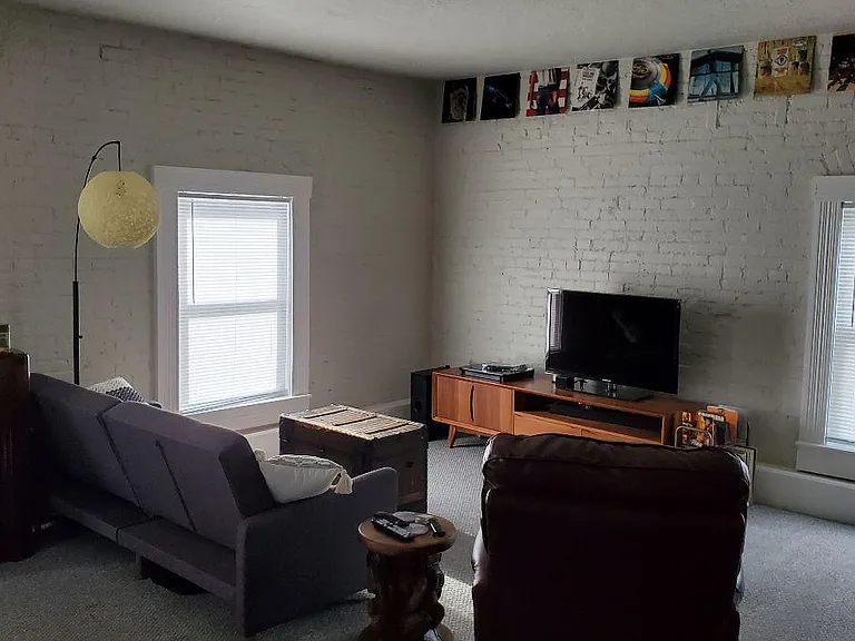 152 S Madison Ave #B — Photo 4