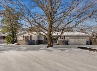 3863 S Broadway Ave, Springfield, MO 65807