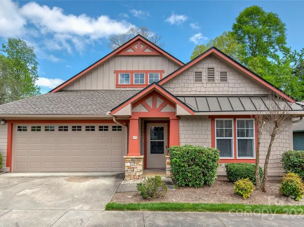 34 Gray Wolf Ln, Hendersonville, NC 28792