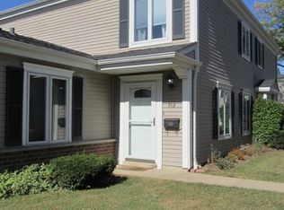 712 E Old Willow Rd #102-C, Prospect Heights, IL 60070